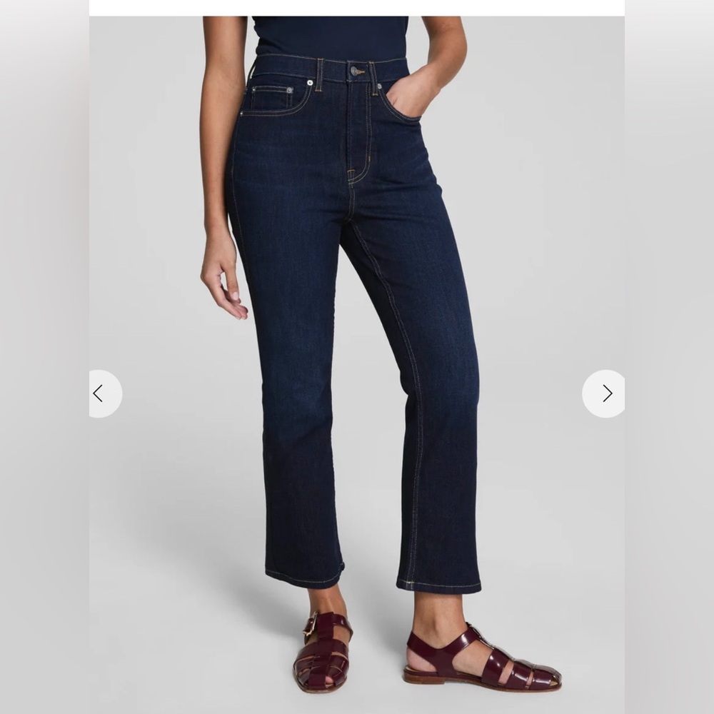 Spanx kick flare jeans size 4-Hayward Wash